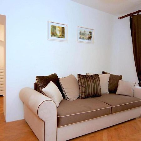 Valentina'S Apartment In City Center Brașov Exterior foto