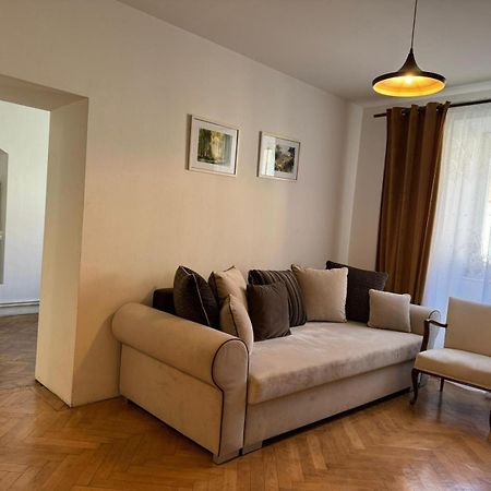 Valentina'S Apartment In City Center Brașov Exterior foto