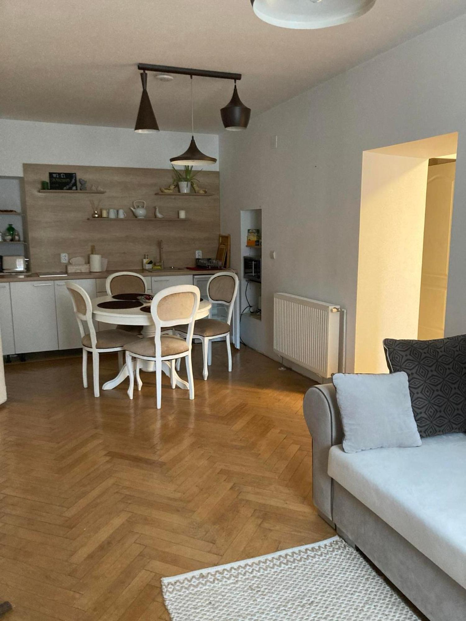 Valentina'S Apartment In City Center Brașov Exterior foto