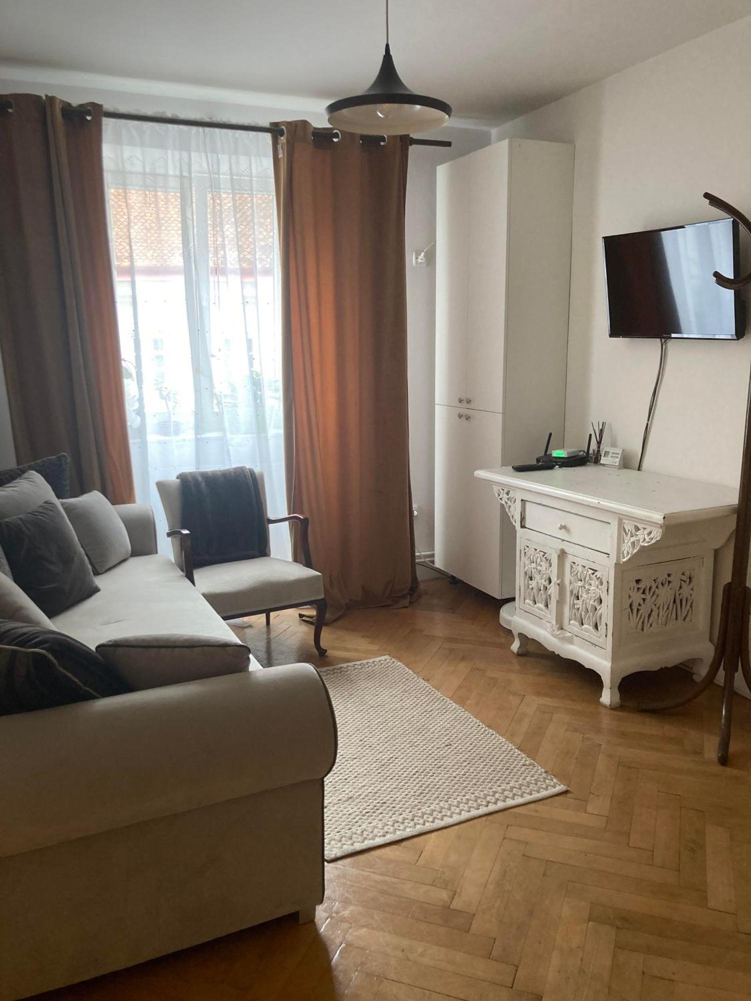 Valentina'S Apartment In City Center Brașov Exterior foto